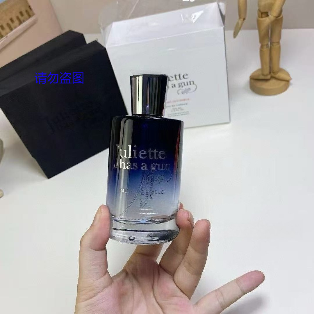Kadınlar ve Erkekler İçin Lüks - Perfume Fragrance Couture incelemesi ve fiyatı